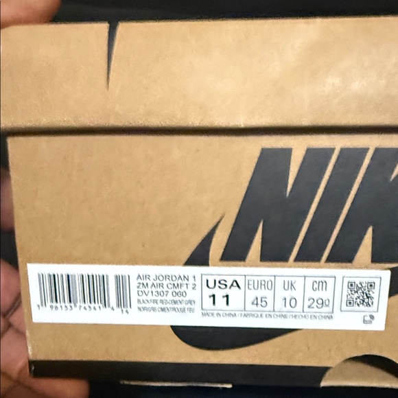 Jordan Sneakers Black Gray Red - Picture 2 of 9